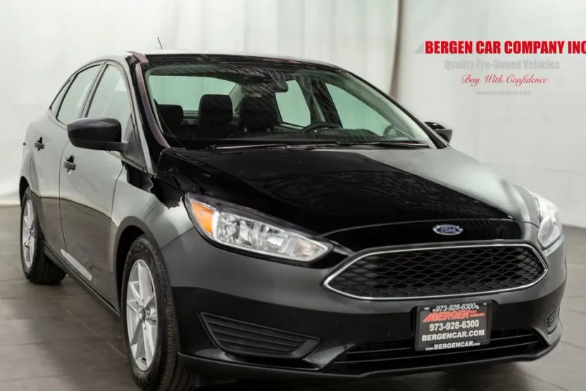 2018 Ford Focus SE photo 1