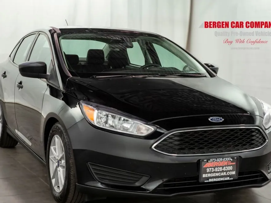 2018 Ford Focus SE photo 1