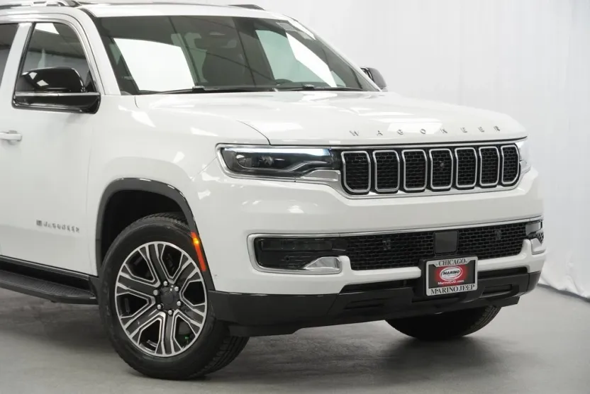 2023 Jeep Wagoneer Base photo 1