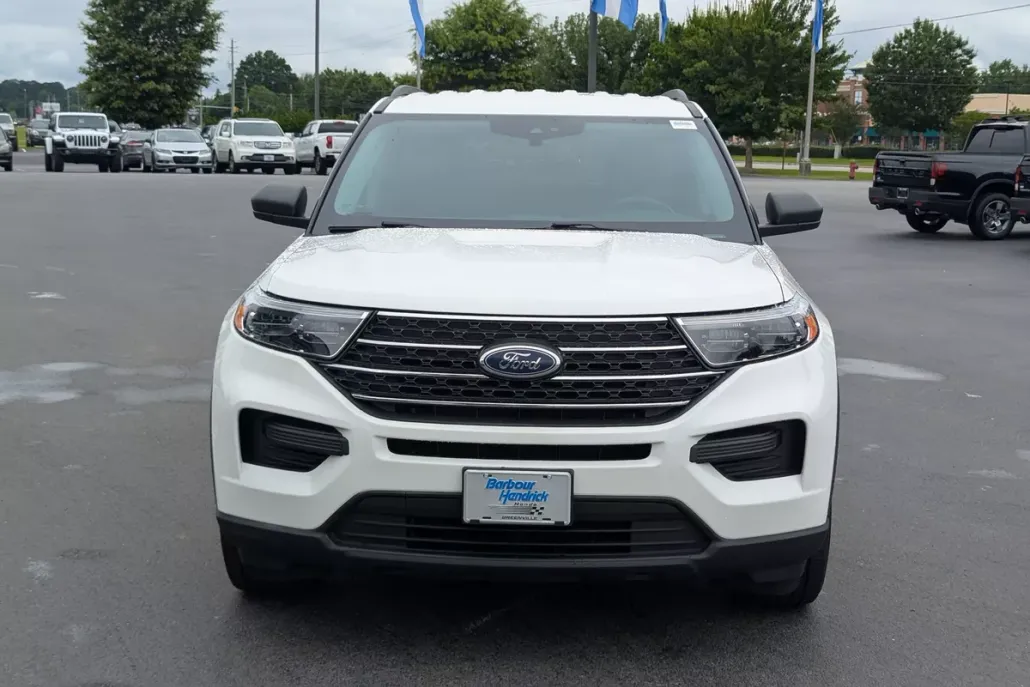 2022 Ford Explorer XLT photo 1
