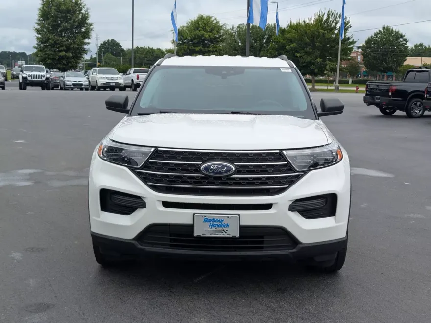 2022 Ford Explorer XLT photo 1