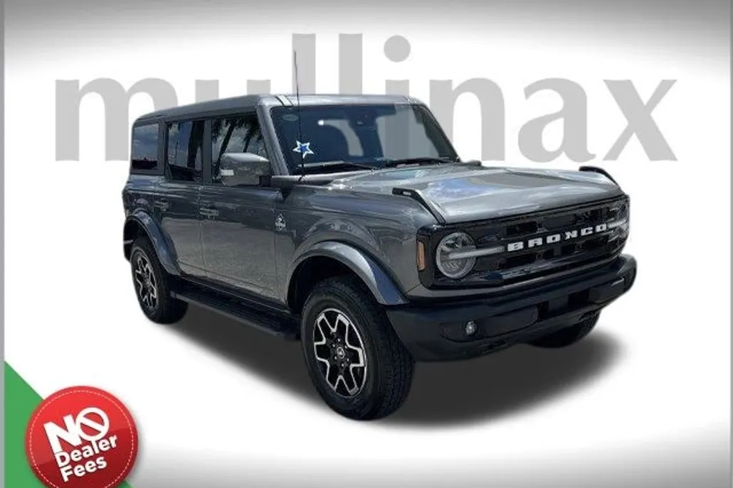 2023 Ford Bronco Outer Banks photo 1
