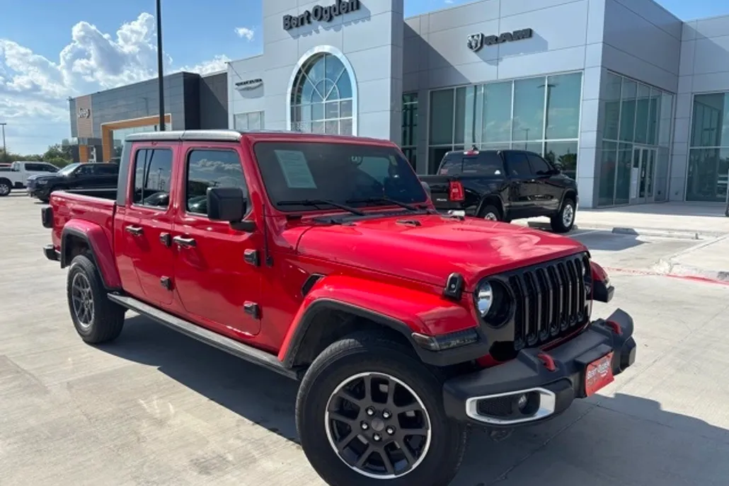 2023 Jeep Gladiator Overland photo 1