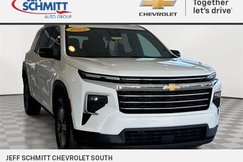 2025 Chevrolet Traverse photo 1