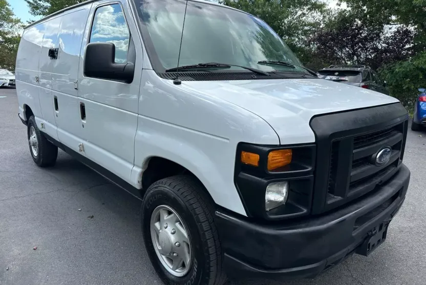 2013 Ford E-250 photo 1