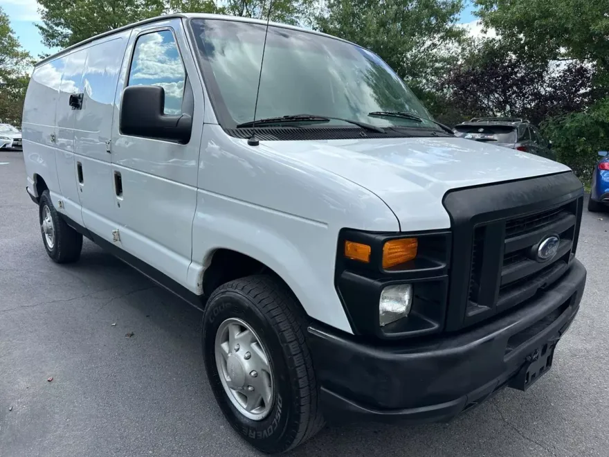 2013 Ford E-250 photo 1