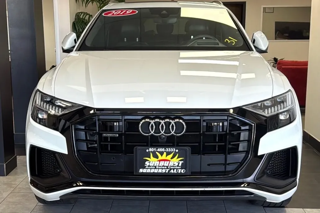 2019 Audi Q8 Prestige 55 photo 1