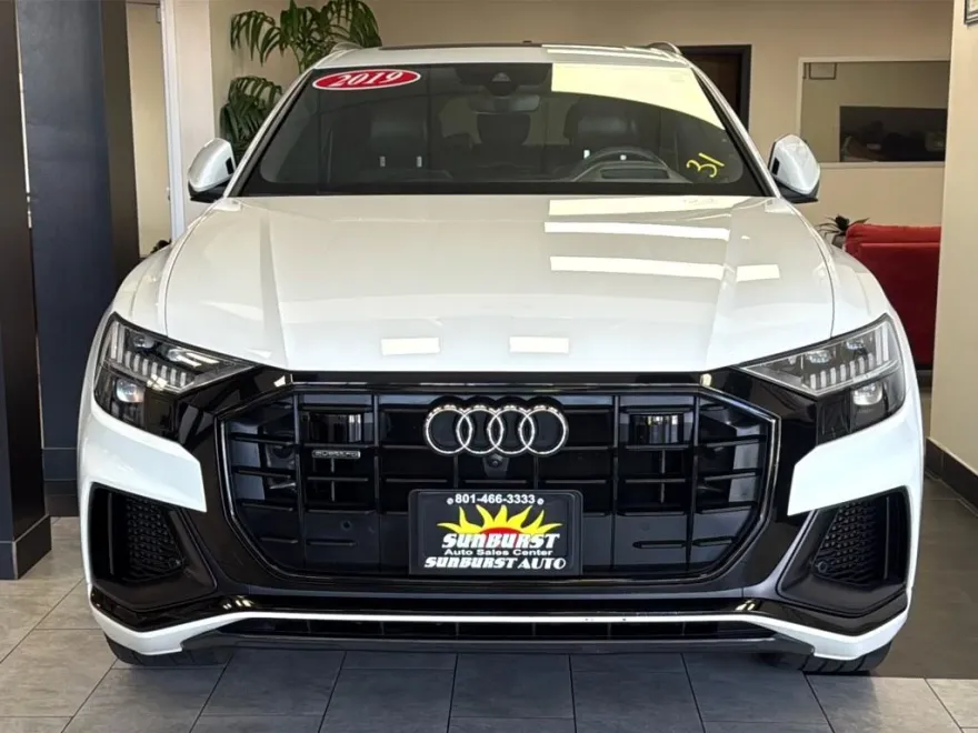 2019 Audi Q8 Prestige 55 photo 1