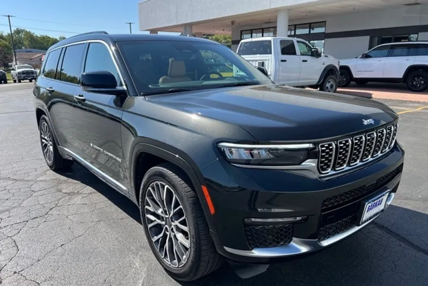 2024 Jeep Grand Cherokee L Summit photo 1