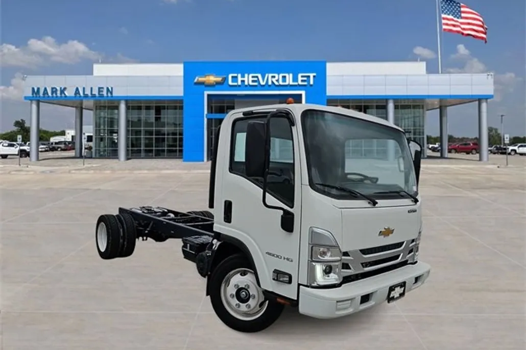 2024 Chevrolet Silverado 4500HD photo 1