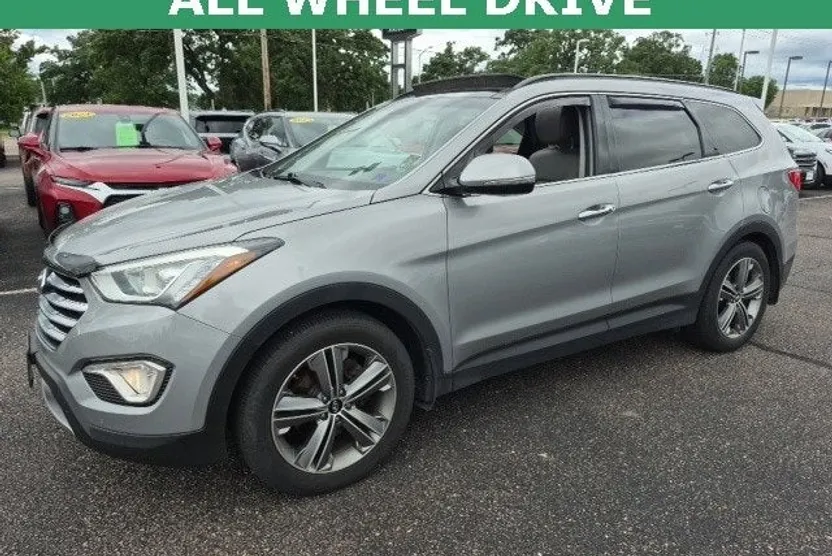 2015 Hyundai Santa Fe GLS photo 1