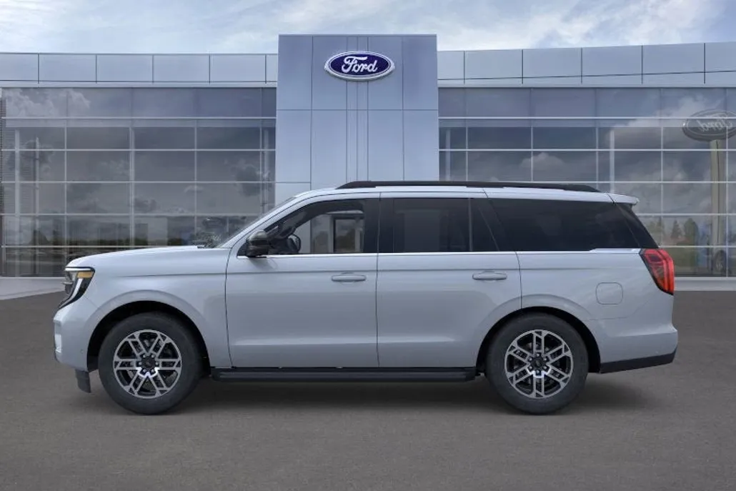 2025 Ford Expedition photo 1