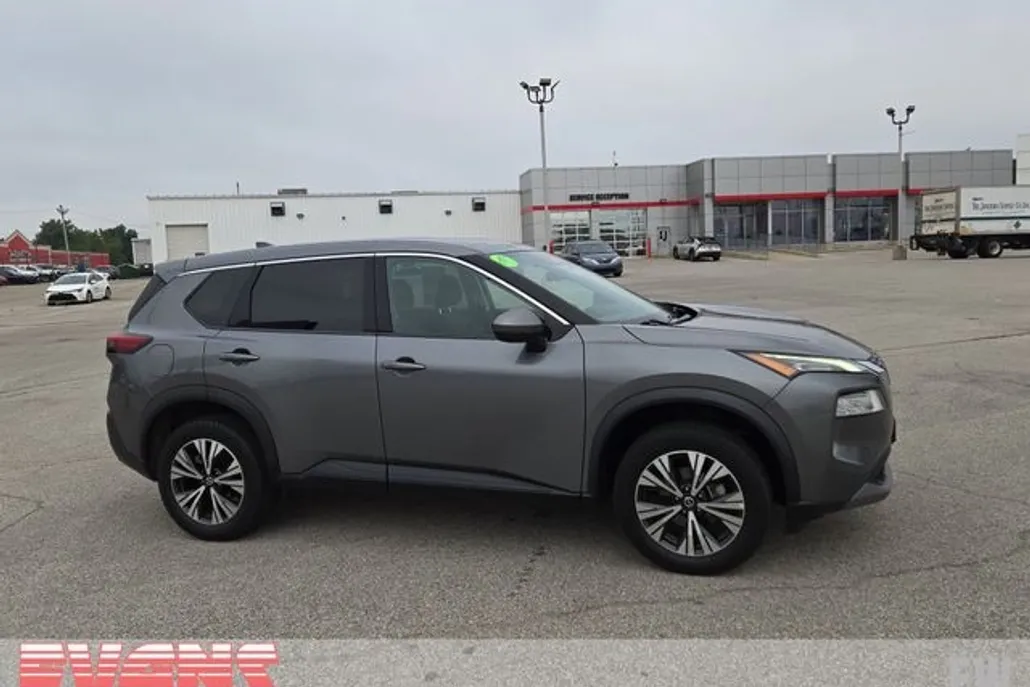 2021 Nissan Rogue SV photo 1