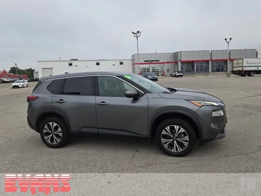 2021 Nissan Rogue SV photo 1