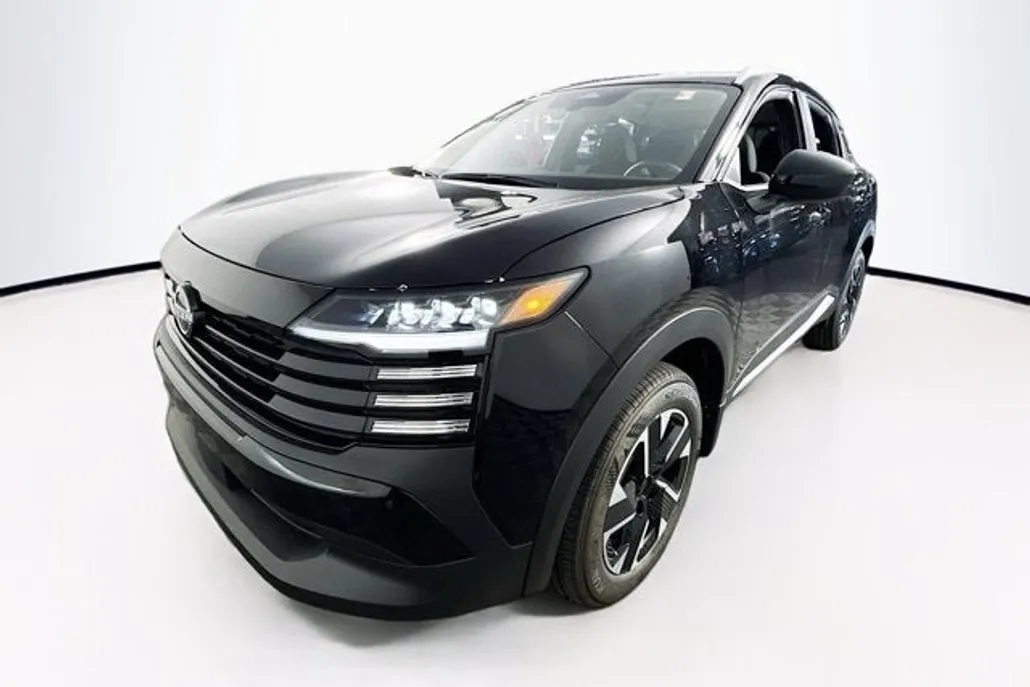 2025 Nissan Kicks SV photo 1