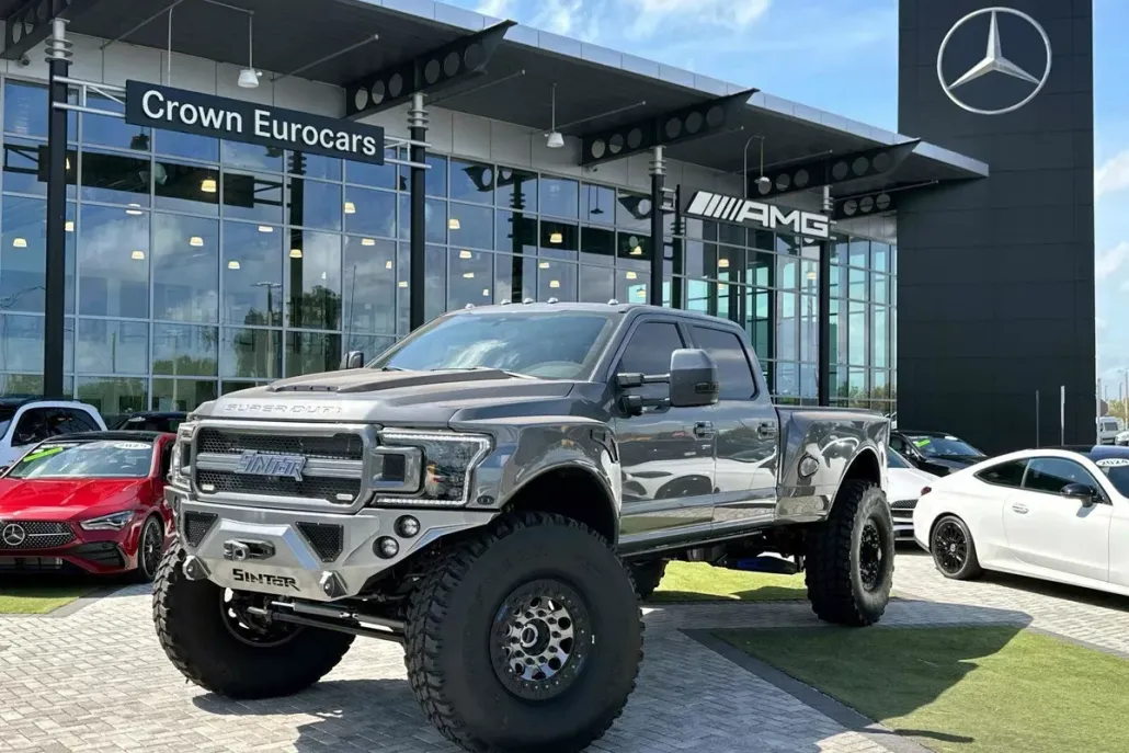 2022 Ford F-350 Lariat photo 1