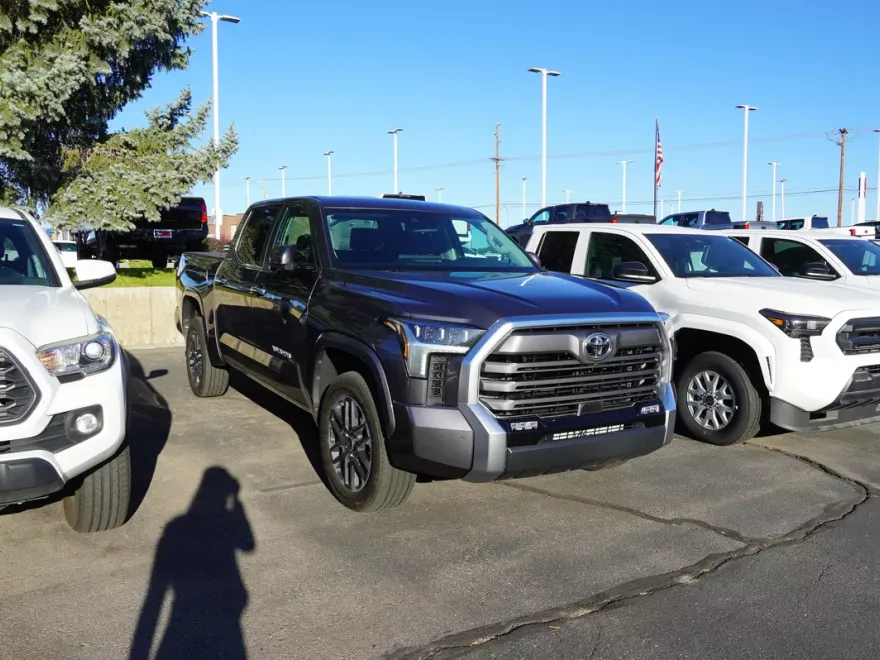2024 Toyota Tundra Limited CrewMax photo 1