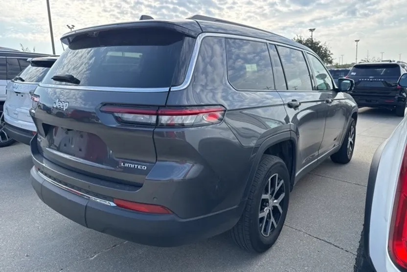 2024 Jeep Grand Cherokee Limited photo 1