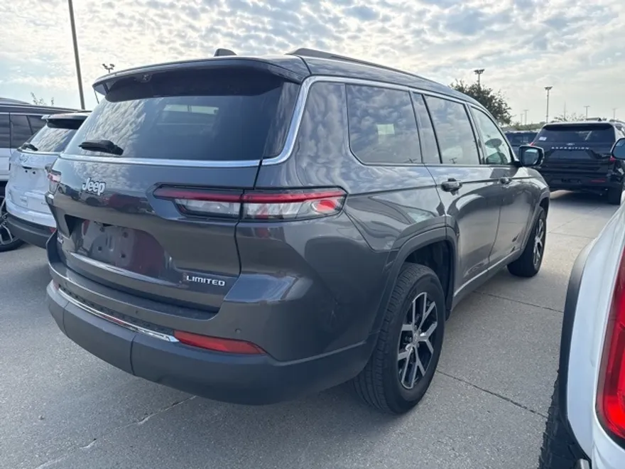2024 Jeep Grand Cherokee Limited photo 1
