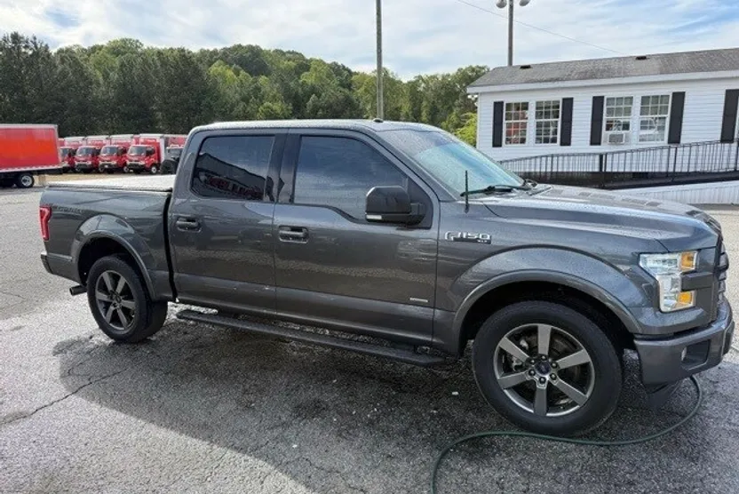 2017 Ford F-150 XLT photo 1