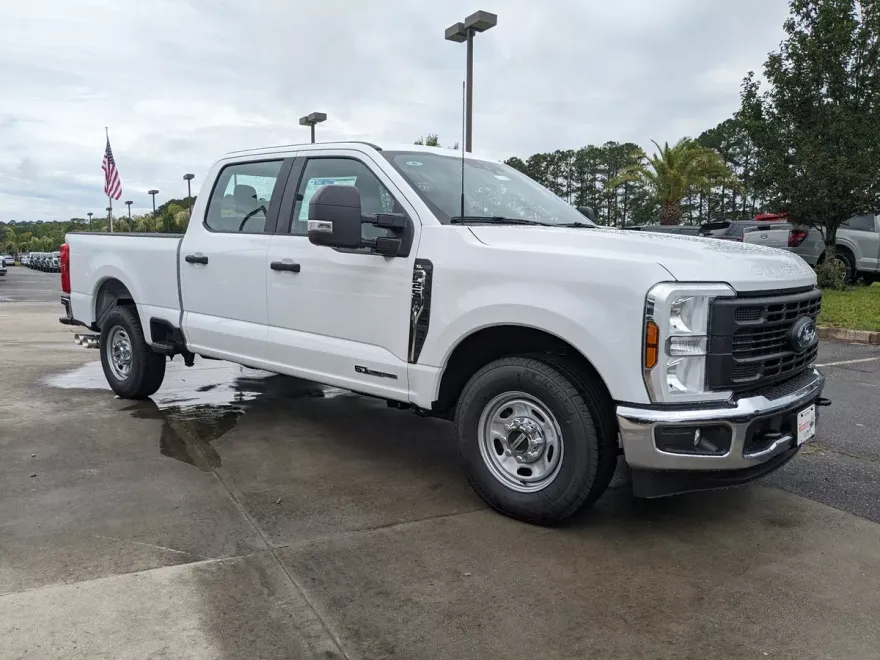 2025 Ford F-250 XL photo 1