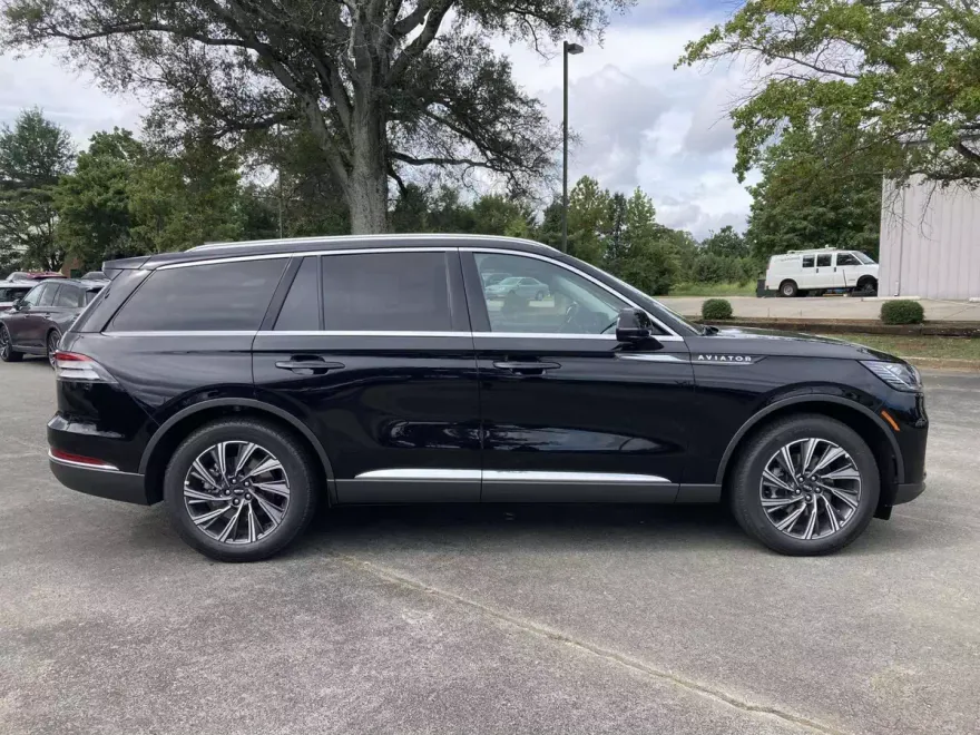 2025 Lincoln Aviator Premiere photo 1