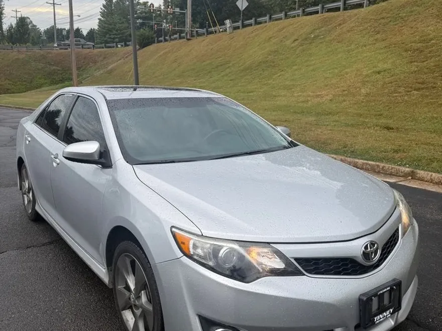 2014 Toyota Camry photo 1