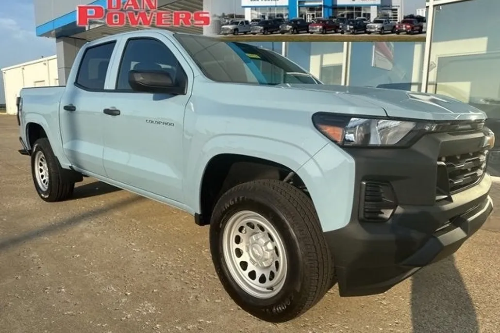 2025 Chevrolet Colorado LT photo 1