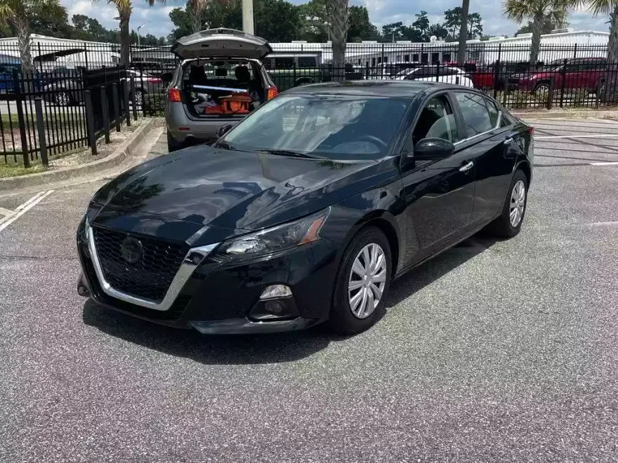 2022 Nissan Altima 2.5 S photo 1