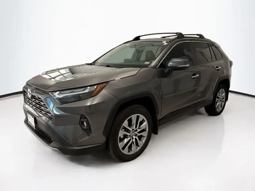 2023 Toyota RAV4 Limited photo 1