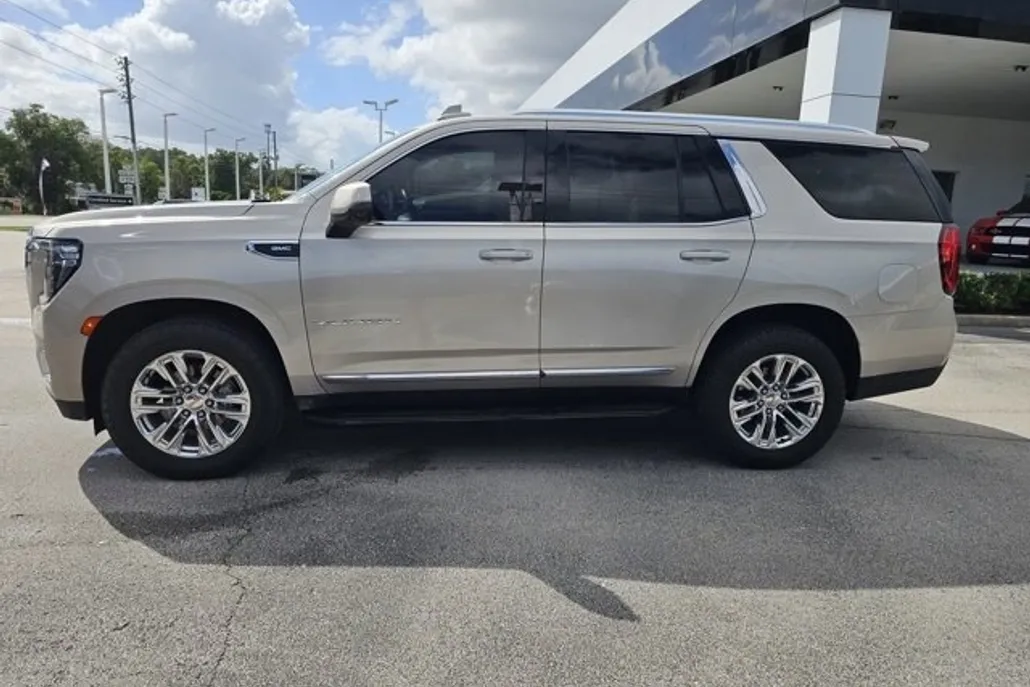 2022 Gmc Yukon SLT photo 1