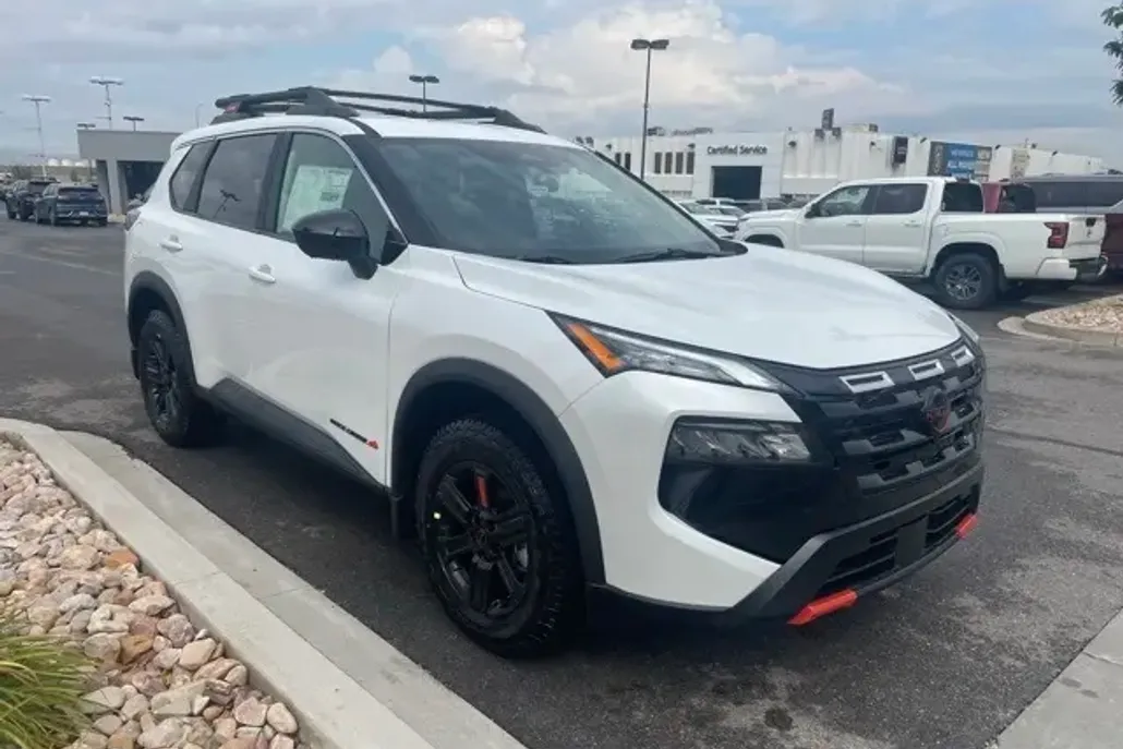 2026 Nissan Rogue SV photo 1