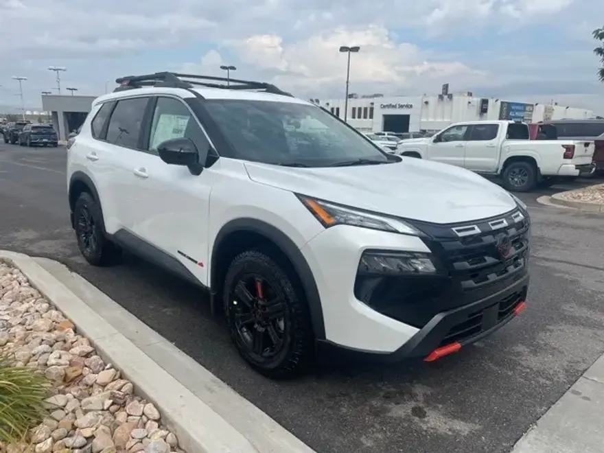 2026 Nissan Rogue SV photo 1