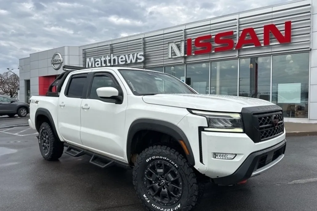 2023 Nissan Frontier PRO-4X photo 1