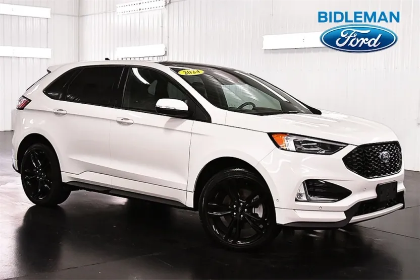 2024 Ford Edge ST photo 1