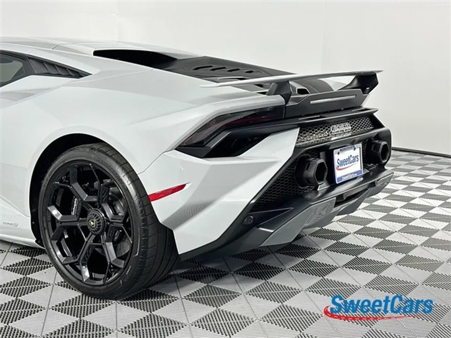 2023 Lamborghini Huracan Tecnica photo 38