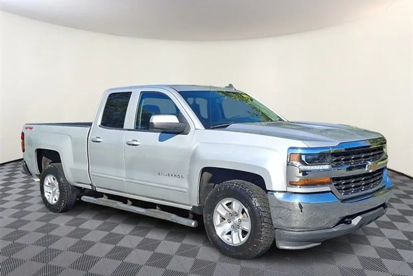 2019 Chevrolet Silverado LT photo 1
