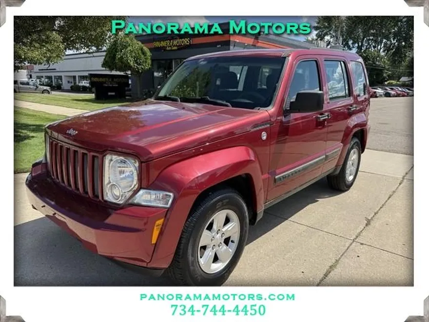 2012 Jeep Liberty Sport photo 1