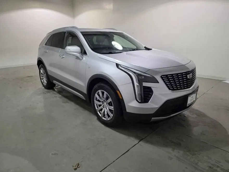2021 Cadillac XT4 Premium Luxury photo 1