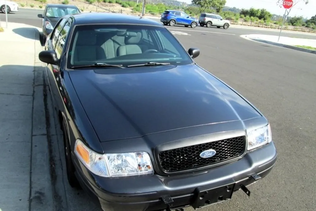 2011 Ford Crown Victoria Police Interceptor photo 1