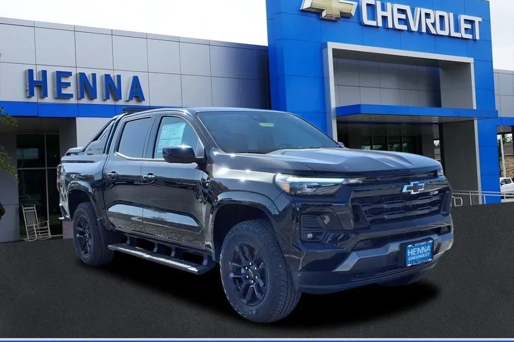 2025 Chevrolet Colorado Z71 photo 1