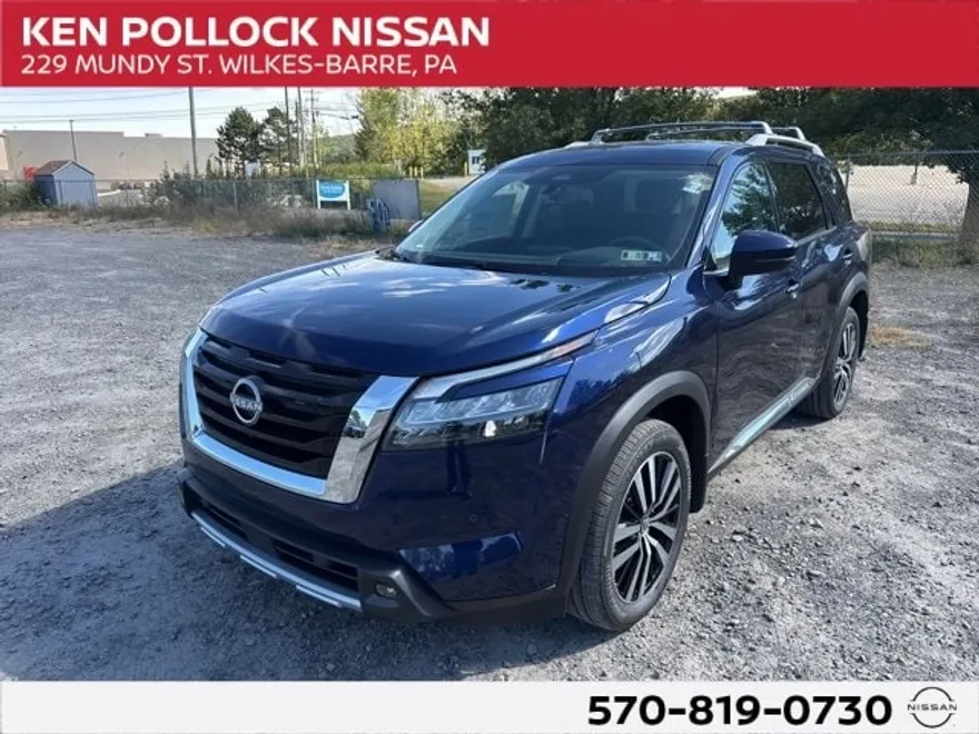 2025 Nissan Pathfinder Platinum photo 1