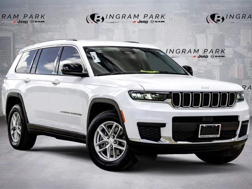 2021 Jeep Grand Cherokee Laredo photo 1