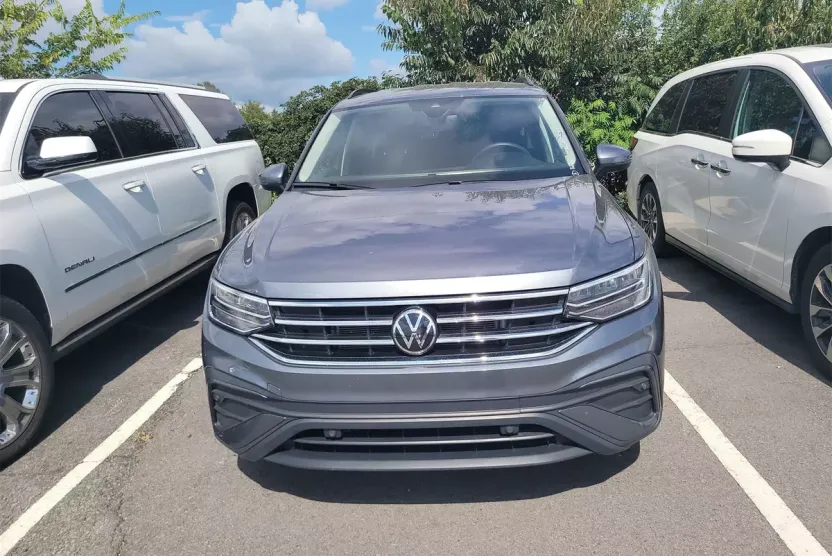 2024 Volkswagen Tiguan S photo 1