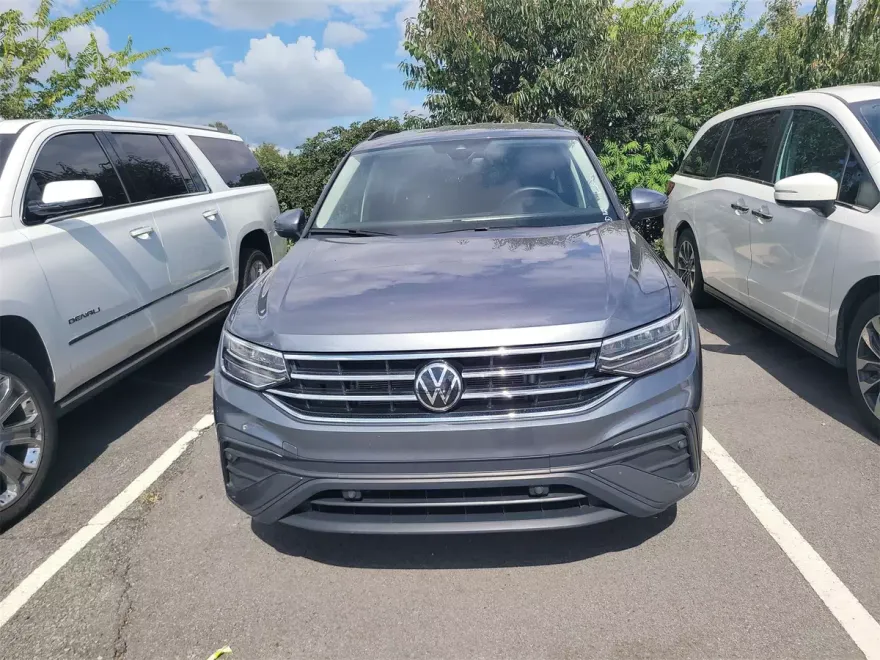 2024 Volkswagen Tiguan S photo 1