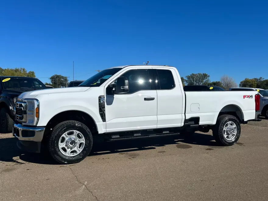 2026 Ford F-350 XLT photo 1