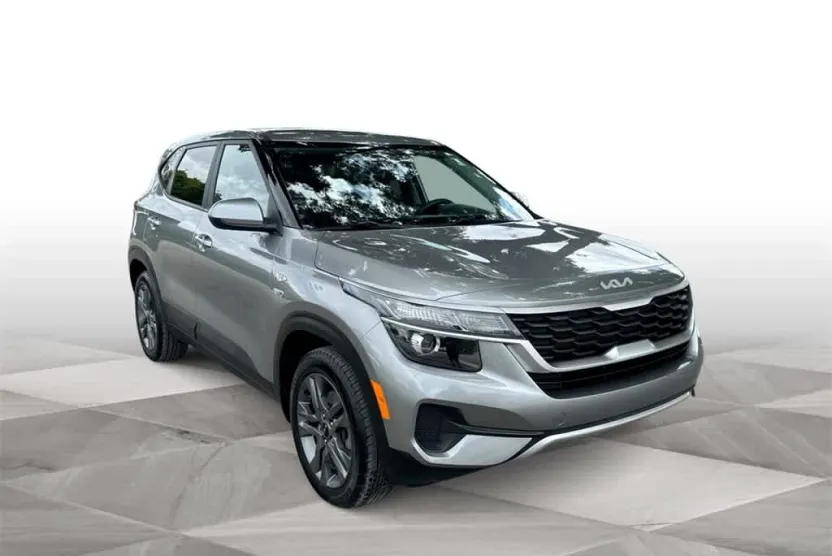 2023 Kia Seltos LX photo 1