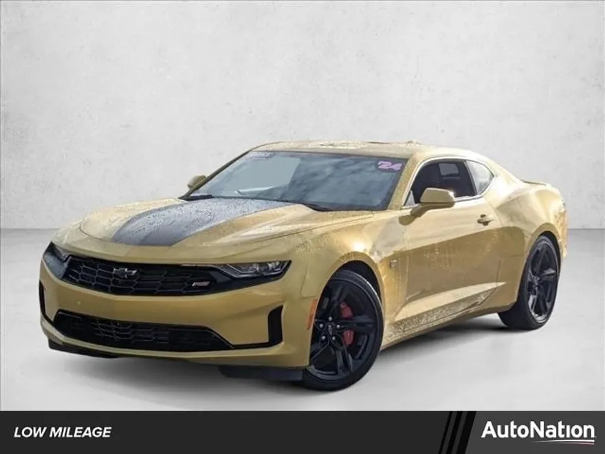 2024 Chevrolet Camaro 1LT photo 1