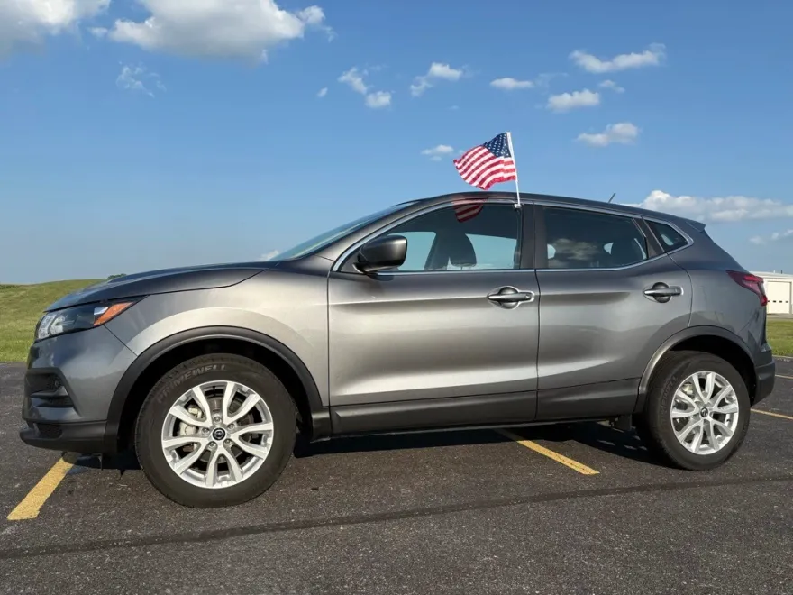 2021 Nissan Rogue Sport S photo 1