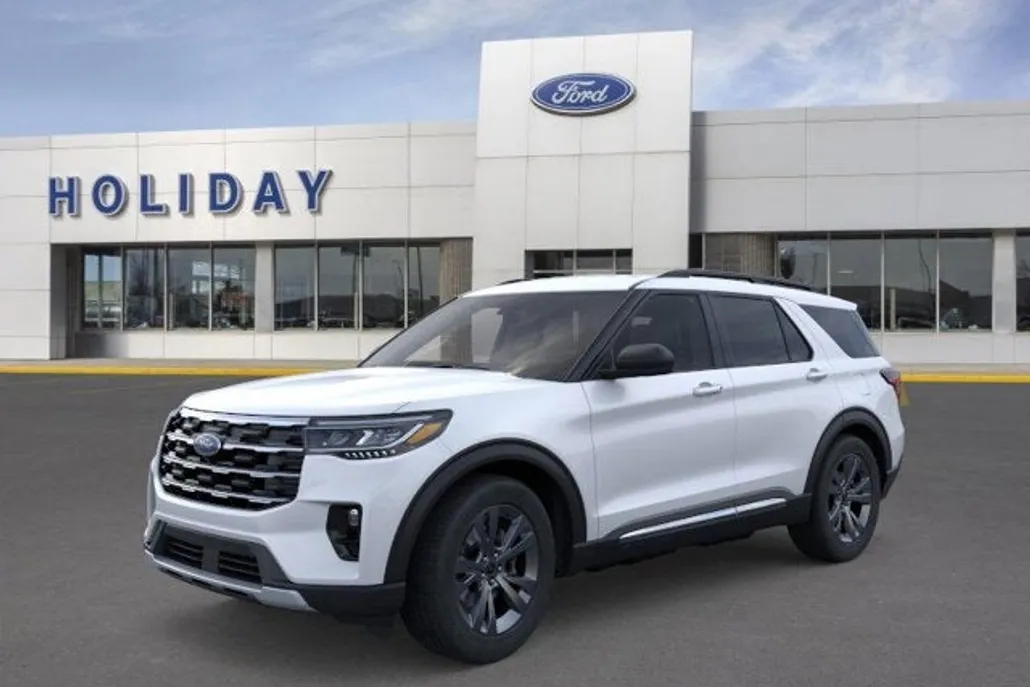 2025 Ford Explorer photo 1